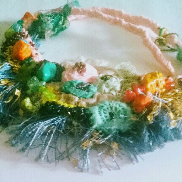 Hand made bib neck piece /neckless - Picture 2 of 2